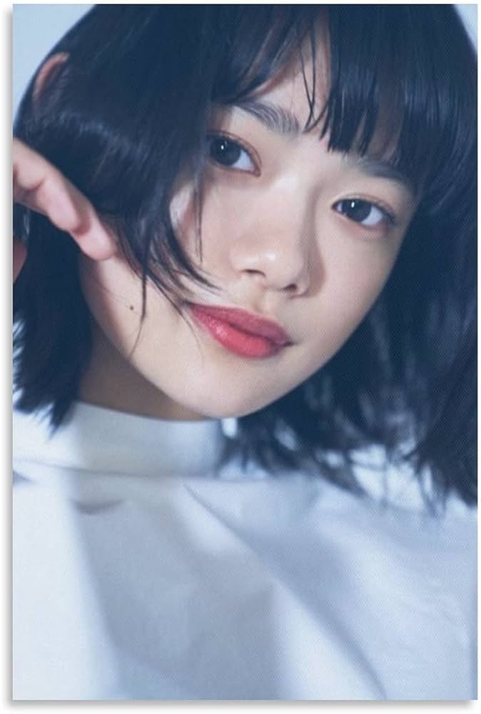 Amazon.co.jp: 杉咲花かわいい写真絵画ポスター 絵画 ポスター 印刷